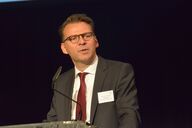 Professor Dr. Tobias Kollmann, Landesbeauftragter für die Digitale Wirtschaft NRW, sprach stellvertretend für den Schirmherrn Garrelt Duin, NRW-Wirtschaftsminister, das Grußwort.