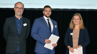 Foto (Andreas Schmitter) - v.l.n.r.: Prof. Lorenz Gaiser (FH Aachen), Marcel Sept (Stipendiat), Patricia Orszulak (AGIT)