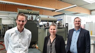 Foto (AGIT mbH): Dr. Michael Andres (links), Fraunhofer-Zentrum Digitale Energie, Lisa Seidel und Peter Gier, beide AGIT mbH.